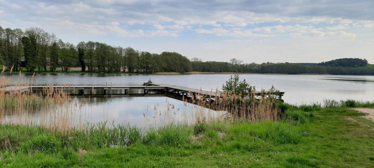 Dom Nad Jeziorem - Natalia Kołczewo Exterior foto